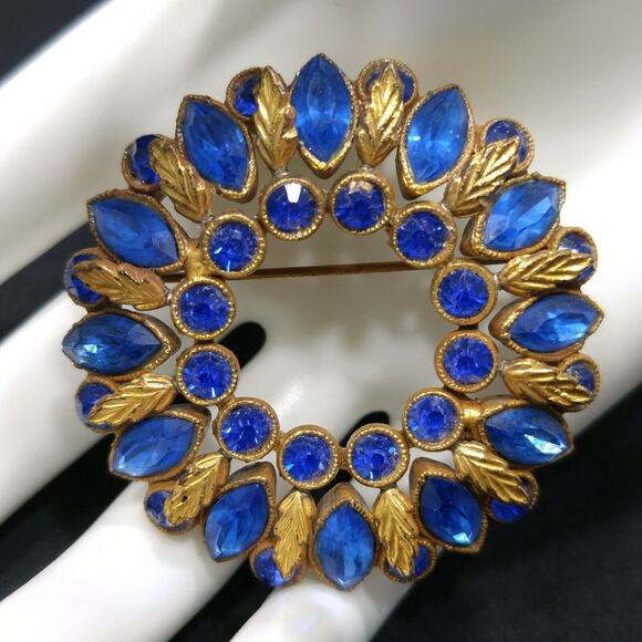 Vintage Cobalt Blue Glass Rhinestone Wreath Brooch, 1940s Pot Metal - 2 Inches - Picture 1 of 8